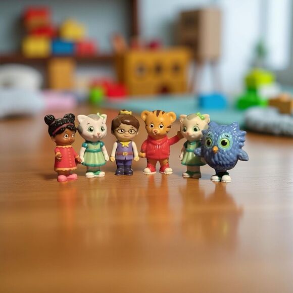 Daniel Tiger's Neighborhood Pacific Action Figure Set 6Pc Owl Prince Wednesday B - Picture 11 of 11